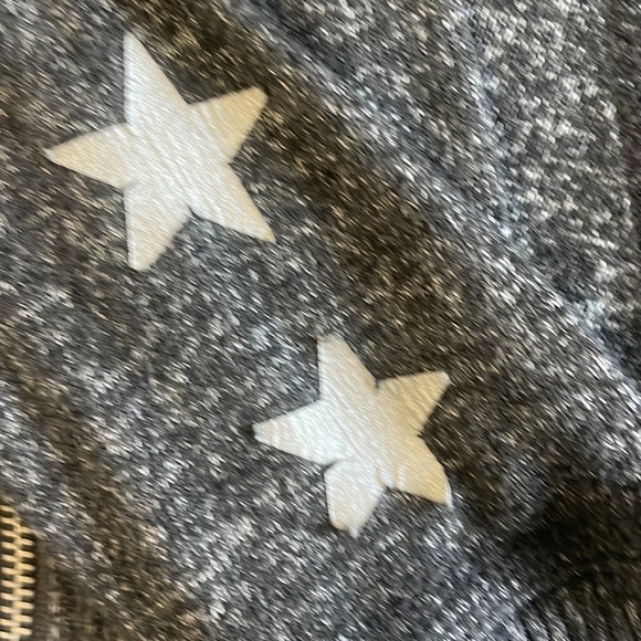 Super cute and comfy zip up. Preppy and jappy. Wear on stars displayed. - Picture 3 of 8